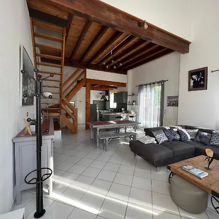 La Petite Angerienne * Saint-Jean-dʼAngély